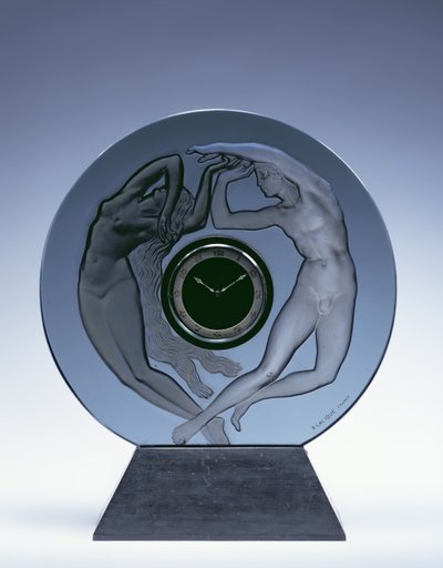 「昼と夜」、スモーキーグレーの時計、1930年頃（ガラス） 作： Rene Jules Lalique